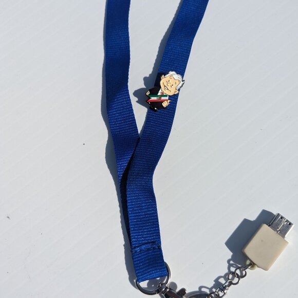 Pin AMLO Car Plate Pin For Caps And Clothing Enamel Badge Pin Presidente Andres - Picture 4 of 7